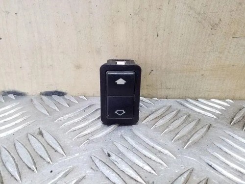 BMW 5 E39 Schalter für Fensterheber hinten links 8368974 3.0 Diesel 26118998