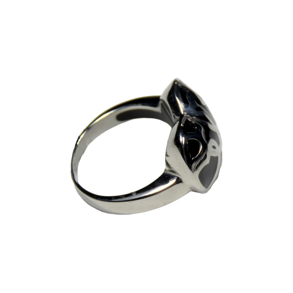 Anel feminino de coração preto de aço inoxidável com detalhes polidos - Imagem 2 de 4