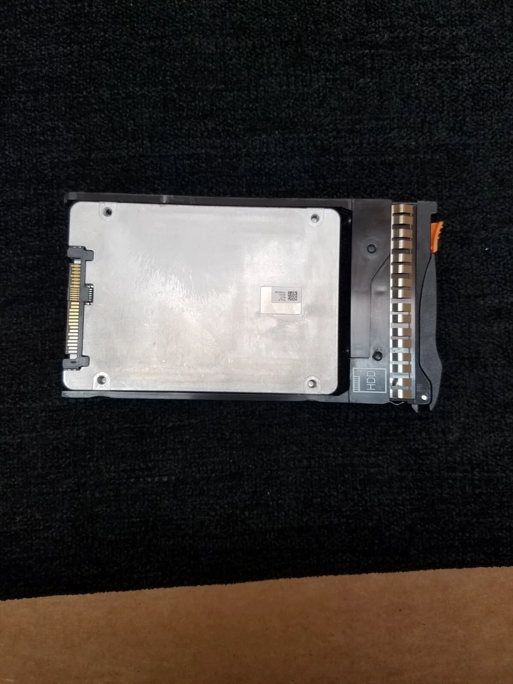 Intel DC P4501 Series 1TB 3D TLC PCI Express 2.5 NVMe SSDPE2KX010T7 - Image 2 of 4