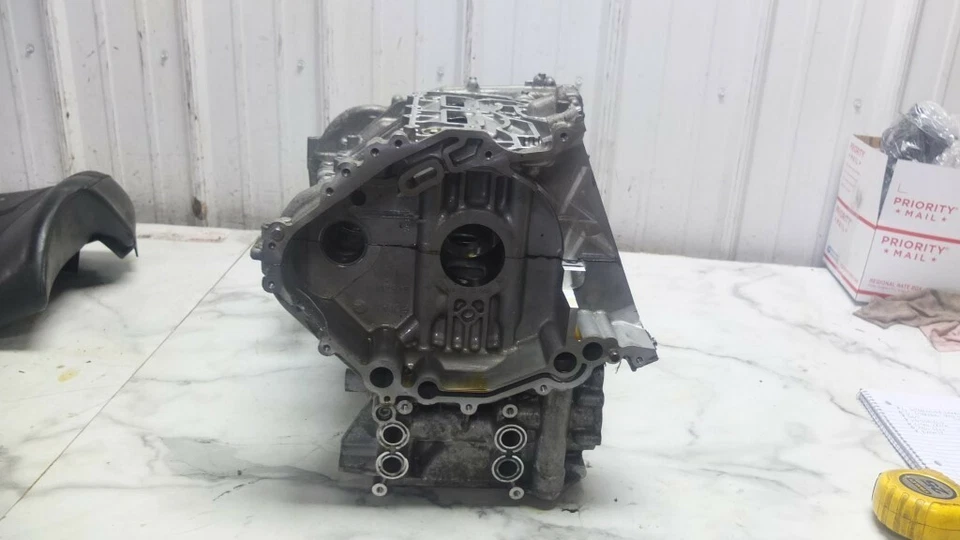 18 Can-Am Spyder Roadster F3 1330 Motor Manivela Estuche Bloque Parte Inferior Foto 2 de 4