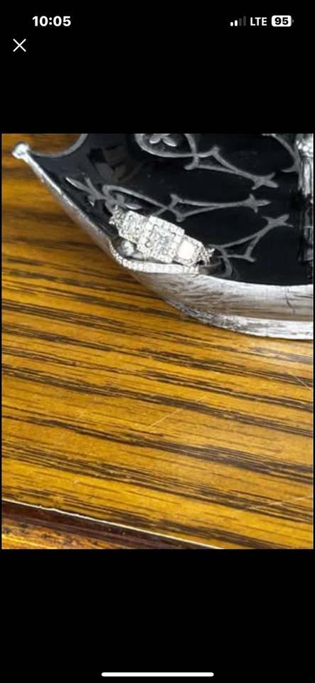 Compromiso de diamantes talla princesa 14KW con banda de diamantes KW Foto 2 de 4