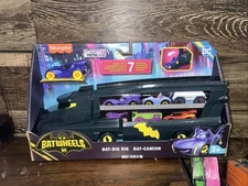 DC BATWHEELS, Bat-Big Rig Die-Cast Car Batman Trailer Big Rig Semi Fisher Price