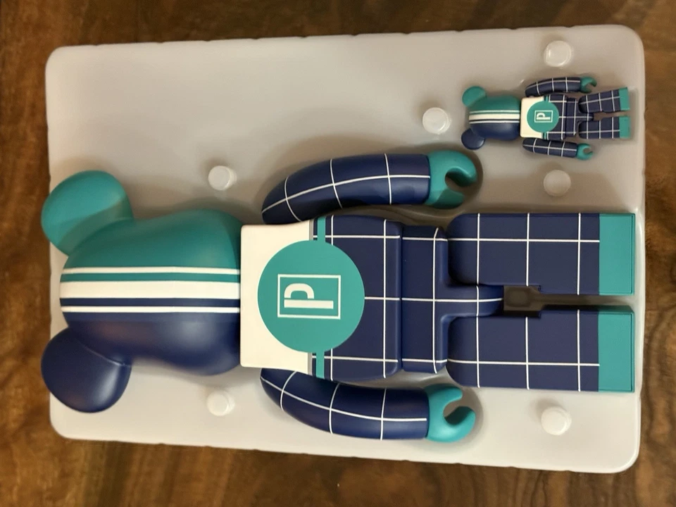 PERIOD CORRECT BE@RBRICK BEARBRICK 100% & 400% LIMITED HOT WHEELS Medicom - Image 2 of 4