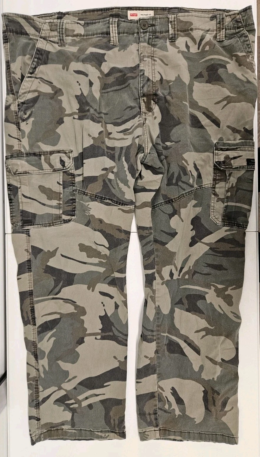 Men's Wrangler Relaxed Fit Camo Cargo Pants 46X29 Woodland Casual School Work