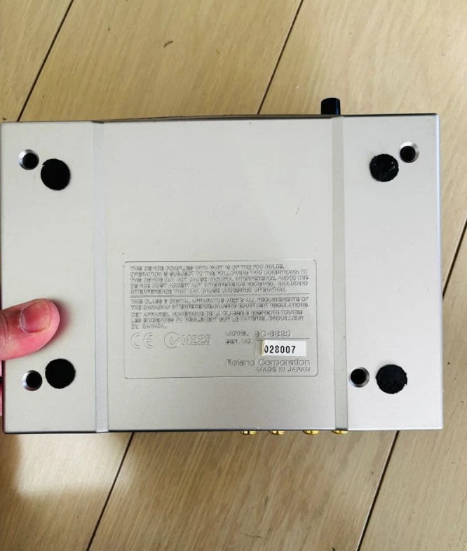 Roland SC-8820 SOUNDCanvas 1608 TÖNE 64 STIMMEN 32 TEILE 64 EINFÜGEEFFEKTE - Bild 4 von 4