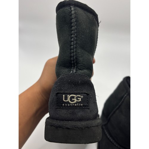 UGG Australia Kids Classic Short Boots Black Suede Sheepskin Lined Size 1 - Picture 7 of 8
