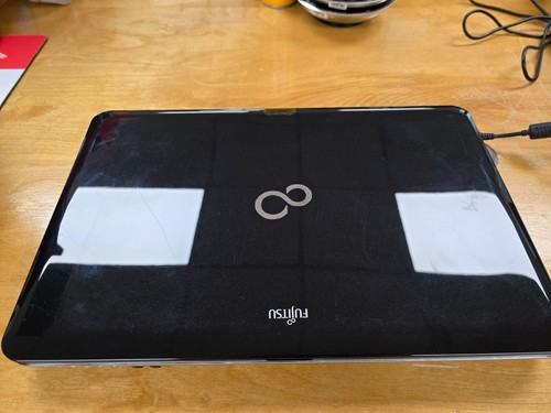 Fujitsu Lifebook AH531 Laptop 15.6" Intel i5-2410M, 4GB RAM, 240GB SSD, Win 10 - Afbeelding 6 van 16