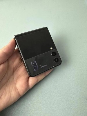 FACTORY UNLOCKED Samsung Galaxy Z Flip3 5G SM-F711U1 - 128GB - Black - OPEN BOX