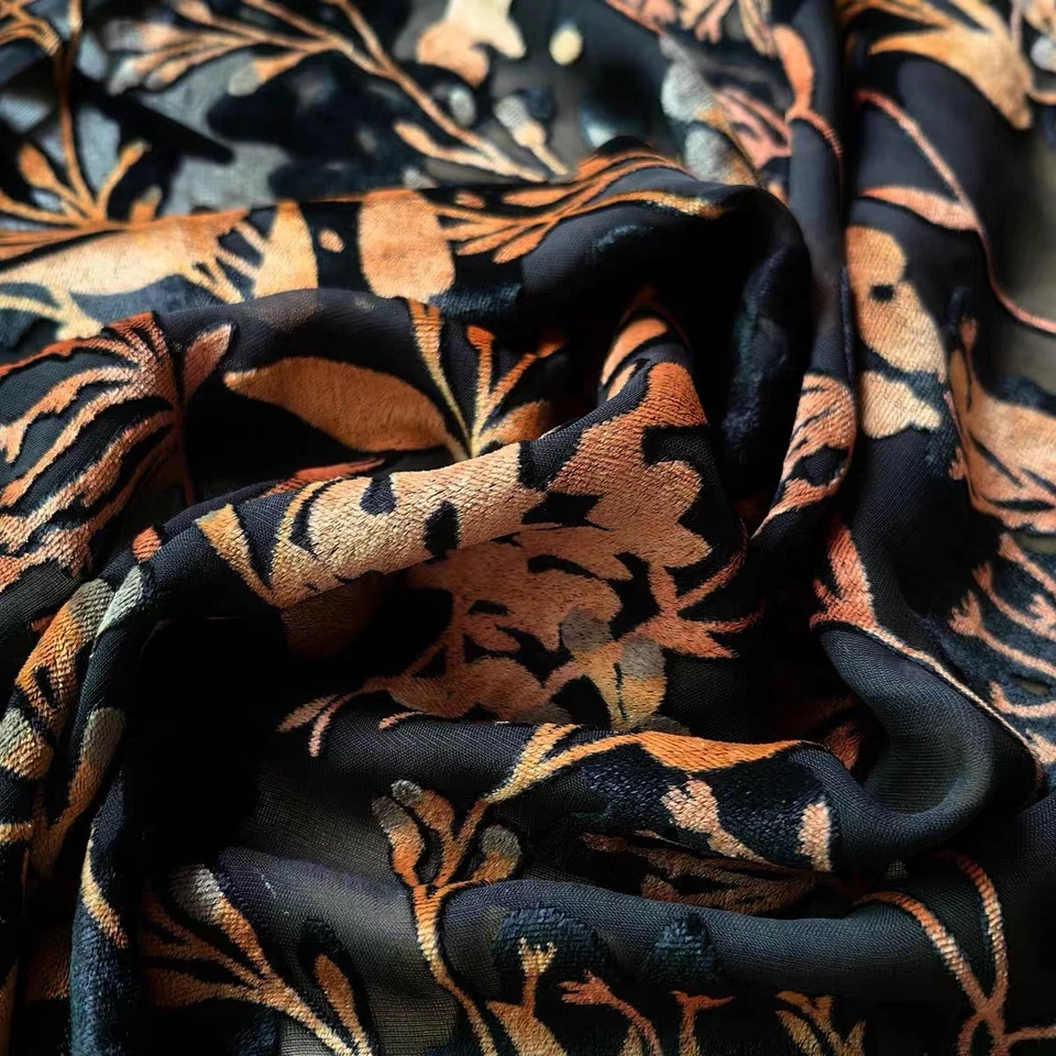 Coupon de Tissu 3 Mètres Velours Base 100% Soie Dévoré Floral Noir & Cuivré - Photo 2/4