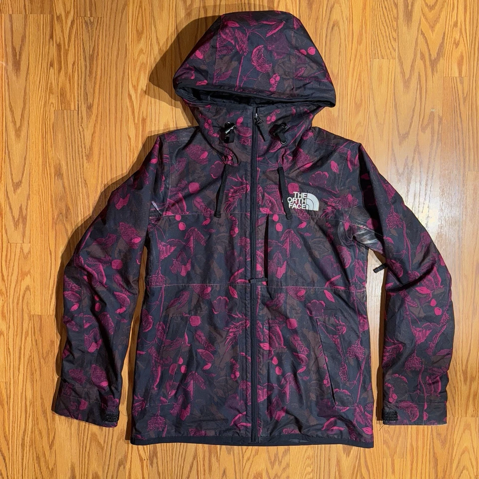 Jaqueta de esqui feminina THE NORTH FACE Superlu Roxbury rosa meio-tom estampa floral - Imagem 2 de 4