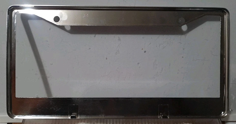 Рама номерного знака автомобиля UCLA ALUMNI розовая (без винтов) - Изображение 3 из 4