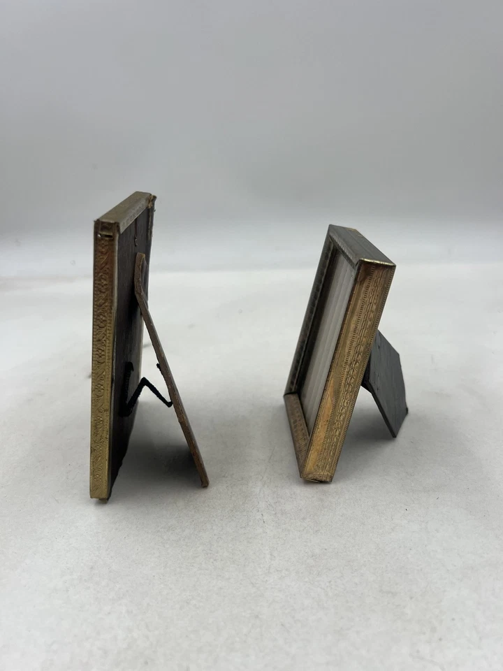 Pair of Small Brass Tabletop Picture Frames Gold Tone Ornate Mini Photo Easel - Image 2 of 4