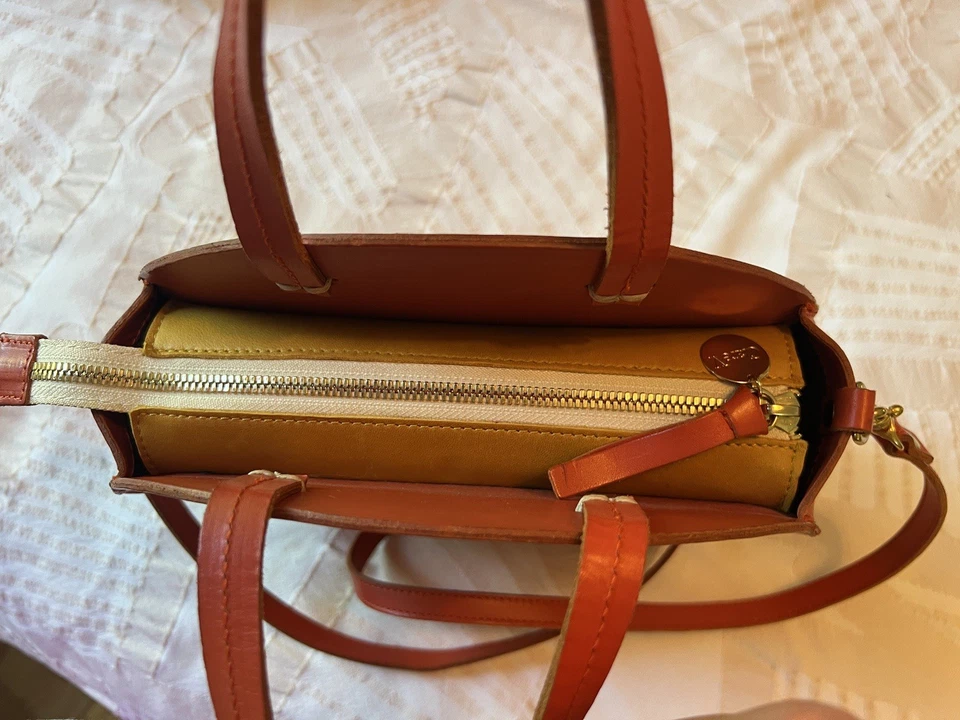 Bolso de cuero redondo Clare V Alistair Petit Foto 2 de 4