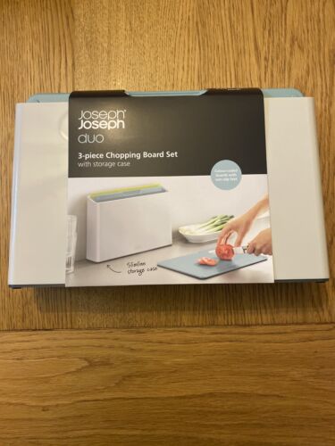 JOSEPH JOSEPH DUO 3-teiliges Schneidebrett-Set mit grauem Aufbewahrungskoffer