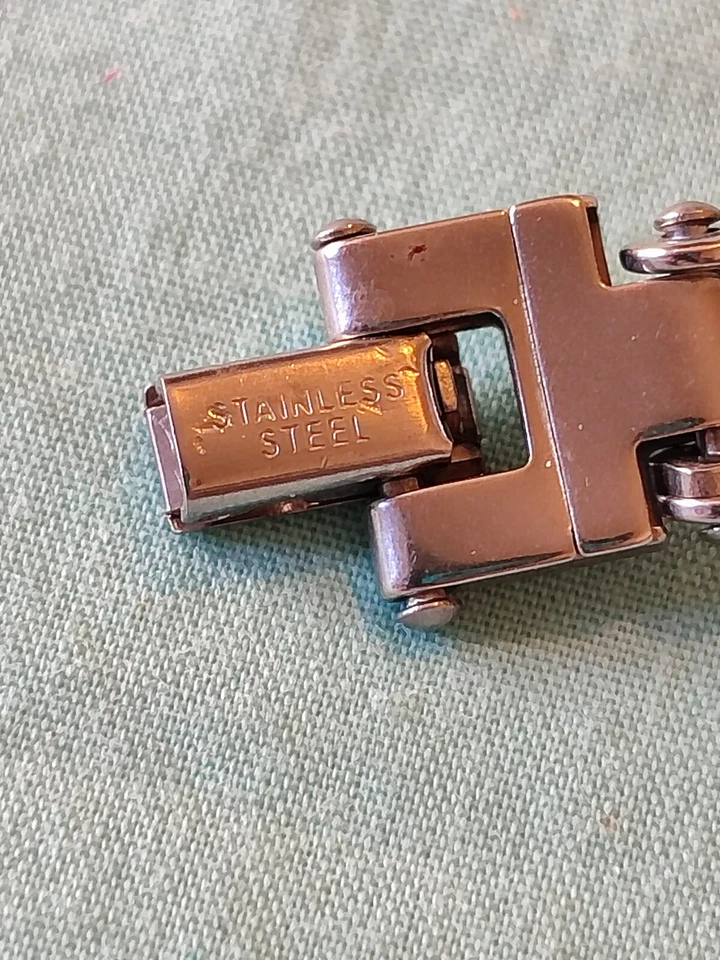 Pulsera de cadena de motociclista con ojal de goma de acero inoxidable de 8 pulgadas Foto 3 de 4