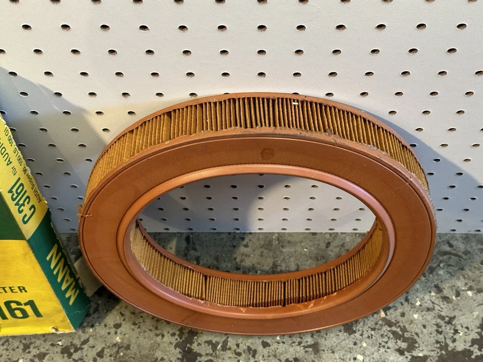 FILTRO DE AIRE NUEVO ORIGINAL MANN AUDI 90 100 C3161 Foto 2 de 2