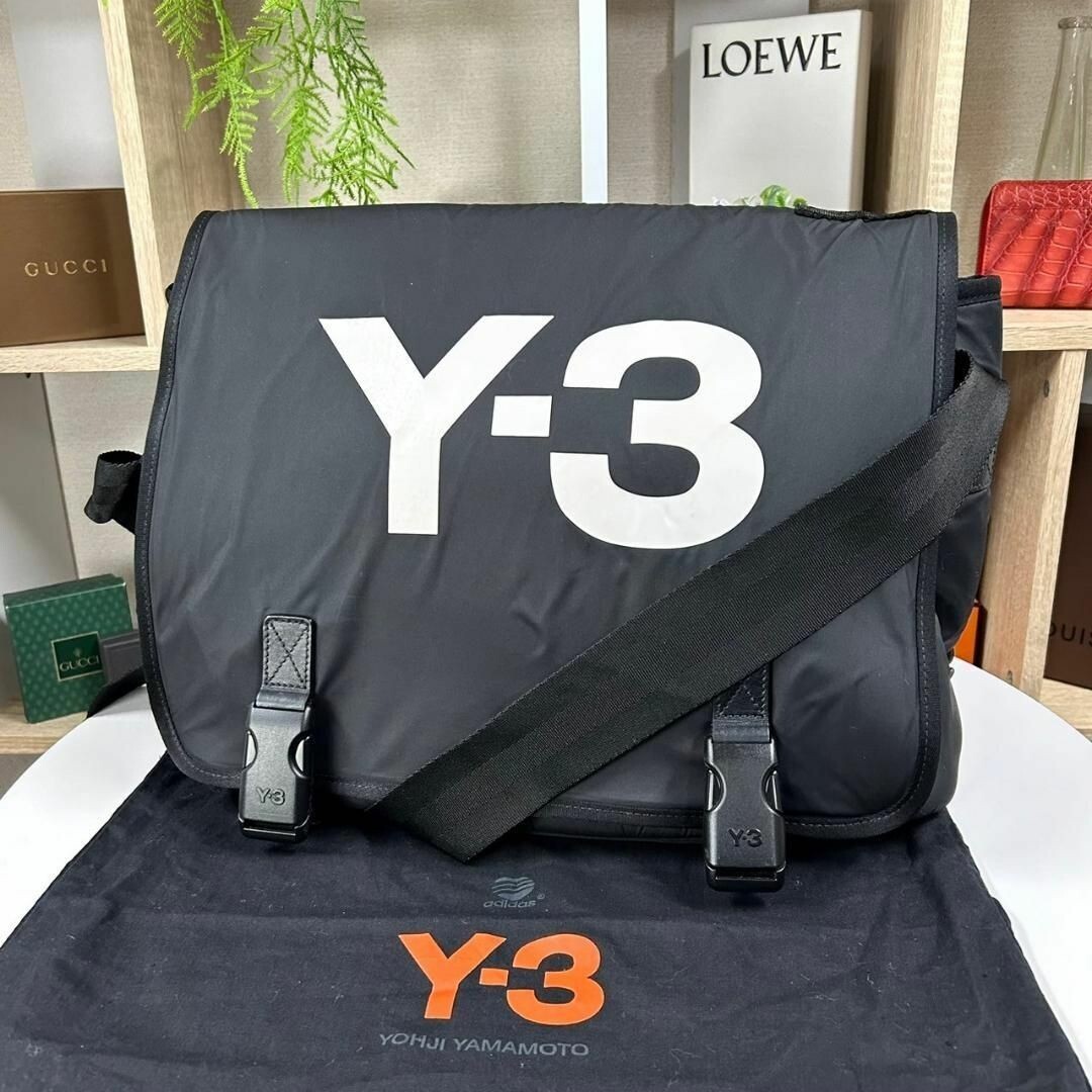 Y-3 Large Capacity Messenger Bag Oversized Logo Black Size Y-3 Large Capacity Messenger Bag Oversized Logo Black Size