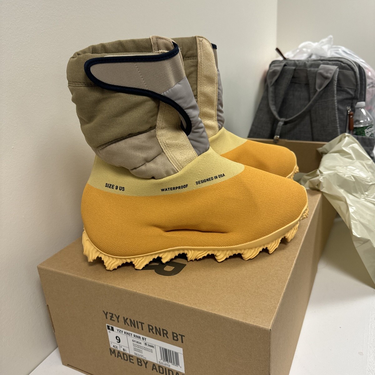 Knit Yeezy Runner Sulfur Boots | eBay display picture 1