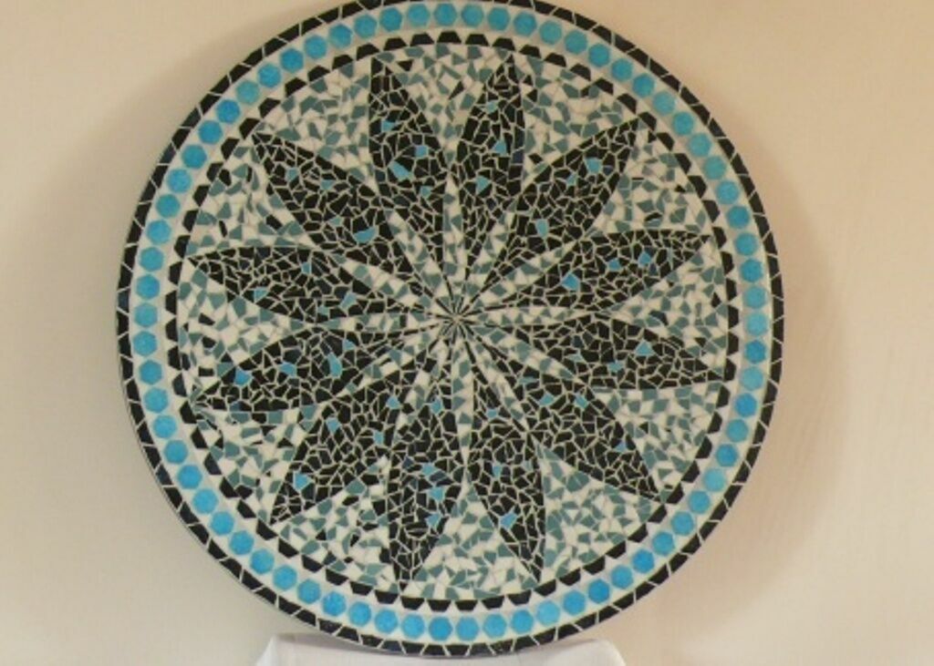Picture 1 of 4