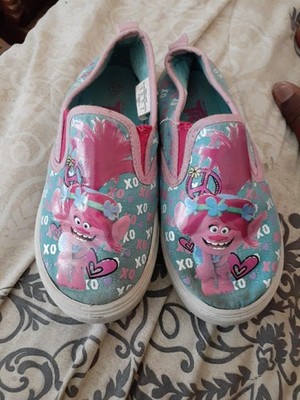 kid troll shoes size 10 girls  shoe with characters on the shoe 