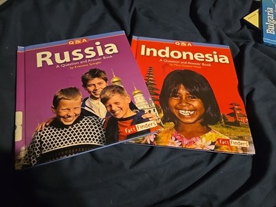 Indonesia & Russia: A Question And Answer Book (Fact Finders)