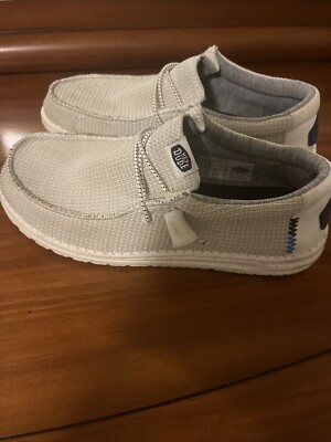 Hey Dude Shoes Size 8!