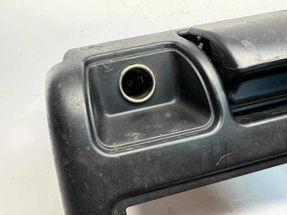 Isuzu 1998-2002 Radio Rodeo Borde Bisel con Bandeja de Cenizas y Encendedor de Cigarrillos Foto 3 de 4