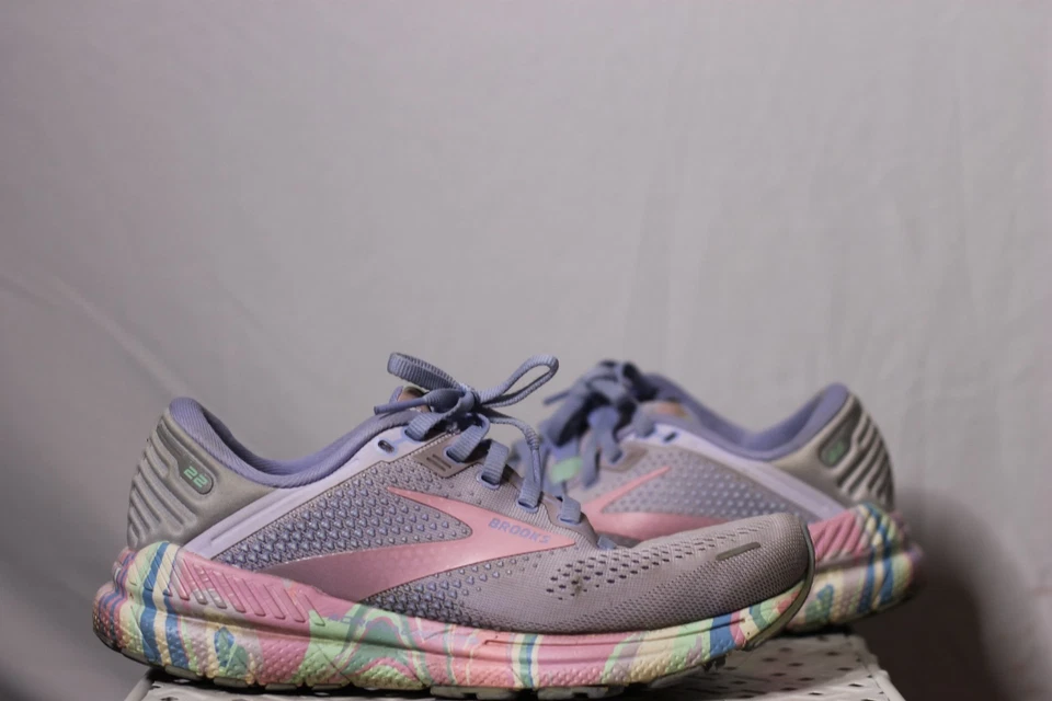 Zapatillas de tenis Brooks púrpura, talla 7 Foto 2 de 3