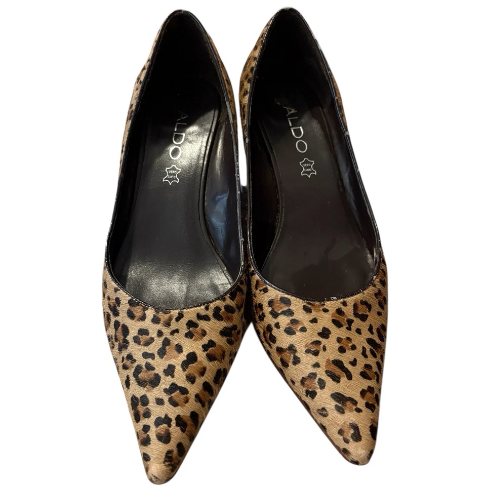 Tacón de cuña bajo Aldo para mujer 38 EE. UU. talla 8 estampado de guepardo piel cuero punta Foto 3 de 4