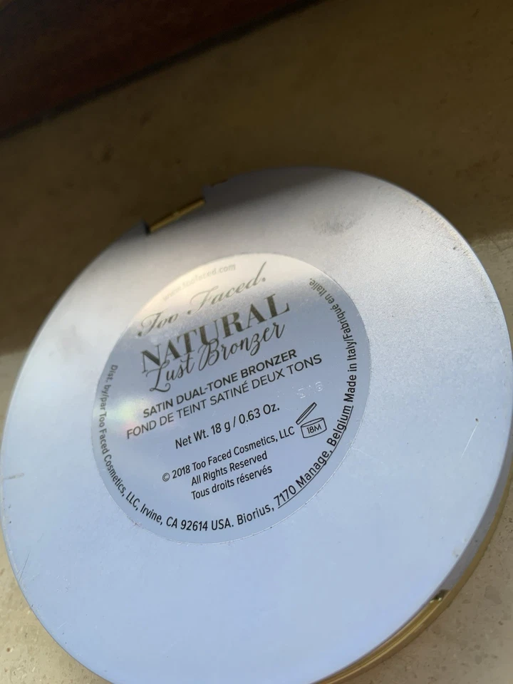 Too Faced Natural Lust Bronzer Satin Dual Tone Shimmer 2018 Natural Collection - Bild 2 von 4