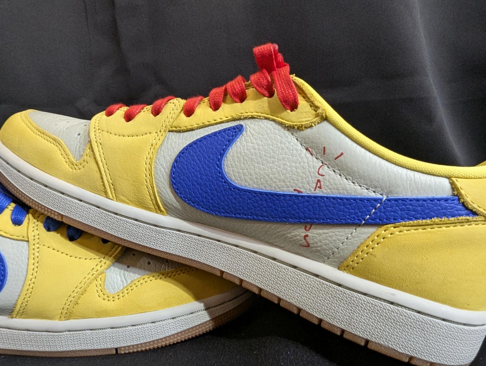 Travis Scott Jordan 1 Low OG SP "Canary" Wmns 11.5 / Men's 10 DZ4137-700