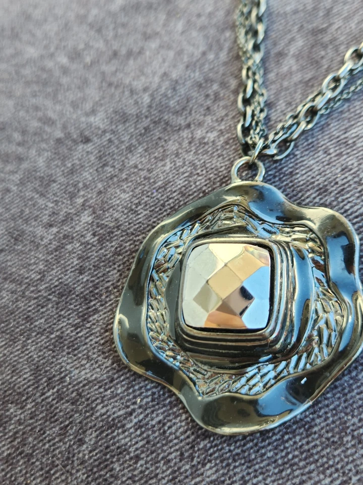  Big Faceted Diamond Cut Dark Pendant Multichains Necklace Chocker Witch - Image 4 of 4