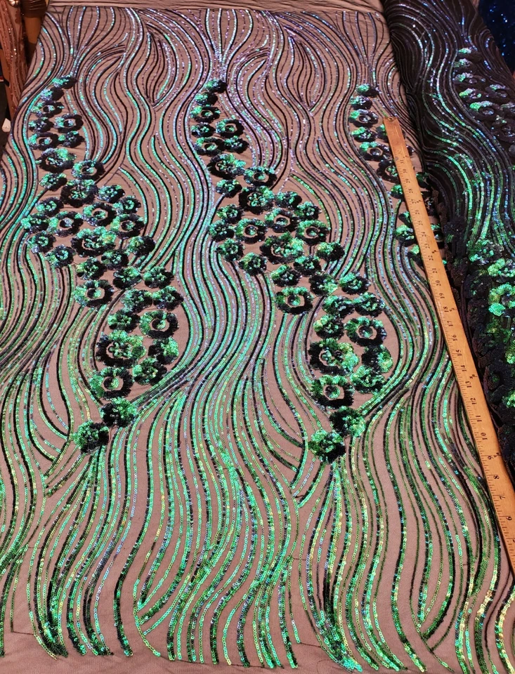 Tela de lentejuelas de graduación de malla bordada floral verde iridiscente "Ondulada de lujo"  Foto 2 de 4