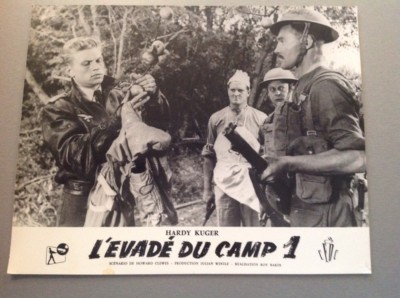 AUSBEUTUNGSFOTO (LOBBY CARD): DER ENTFLOHENE AUS LAGER 1 (Hardy KUGER)