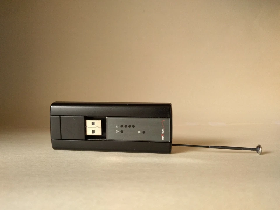 PANTECH Qualcomm Verizon USB Broadband Modem - Wireless WiFi AirCard - UM150VW - Image 2 of 4