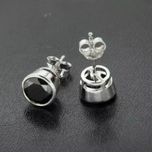 Pendiente de ónix creado en laboratorio de corte redondo de 2,00 quilates con acabado en oro blanco de 14 k Foto 3 de 3