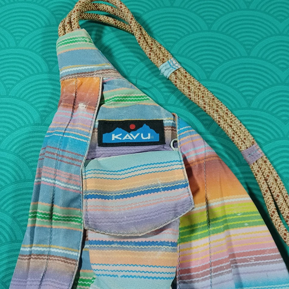 KAVU оригинальный веревки слинга сумка многоцветный через плечо рюкзак в полоску - Изображение 2 из 4