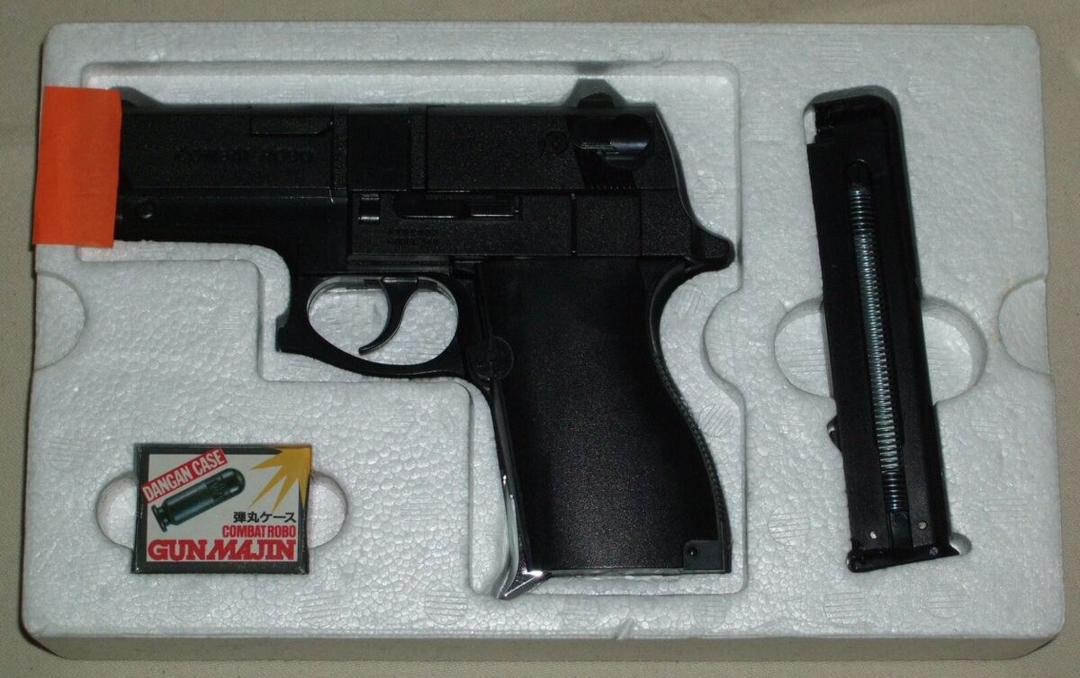 Combat Robo GunMajin Transformers S&W M469 type Bandai 1983 Combat Robo GunMajin Transformers S&W M469 type Bandai 1983