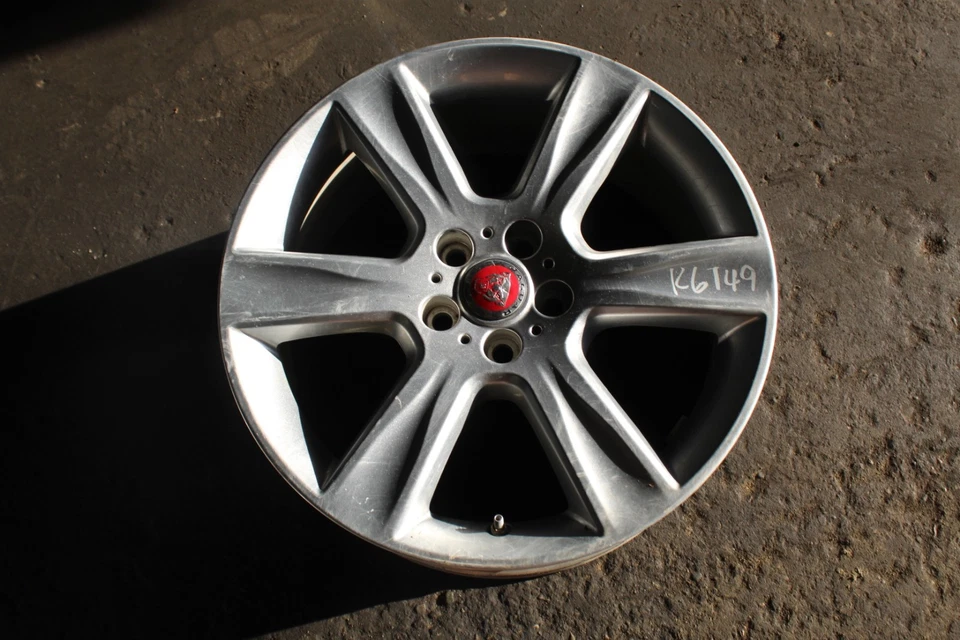 Llanta Jaguar XE 2017 original de fábrica 18x7,5" K6149 Foto 3 de 4