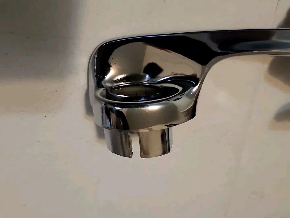 Maçaneta externa para passageiro direito Chevrolet Impala Belair 1960 GM 4305246 - Imagem 3 de 4