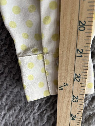 Liz Claiborne Blouse Womens Sz 6 Shirt Polka Dots Shell Buttons Pockets Classic - Picture 8 of 8