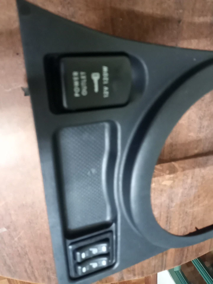 2006 三菱 GALANT GEAR SHIFTER CUP HOLDER CENTER BEZEL TRIM~B85 — 第 3/4 张图片