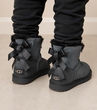 Girls Kids UGG Bailey Bow II Black Sheepskin Lining Leather Boots Bootie Size 11