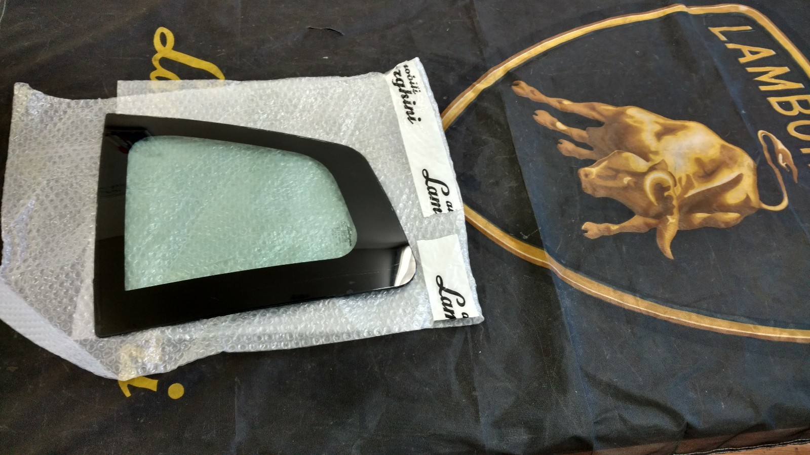 LAMBORGHINI MURCIELAGO LP640 REAR RIGHT QUARTER WINDOW GLASS OEM 418845300 
