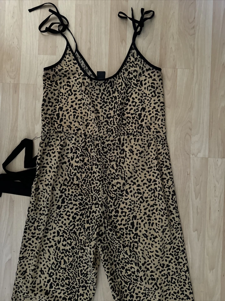 Mono Cheetah COLECCIÓN KARDASHIAN Talla S Nuevo sin Etiquetas Ligero Foto 3 de 3