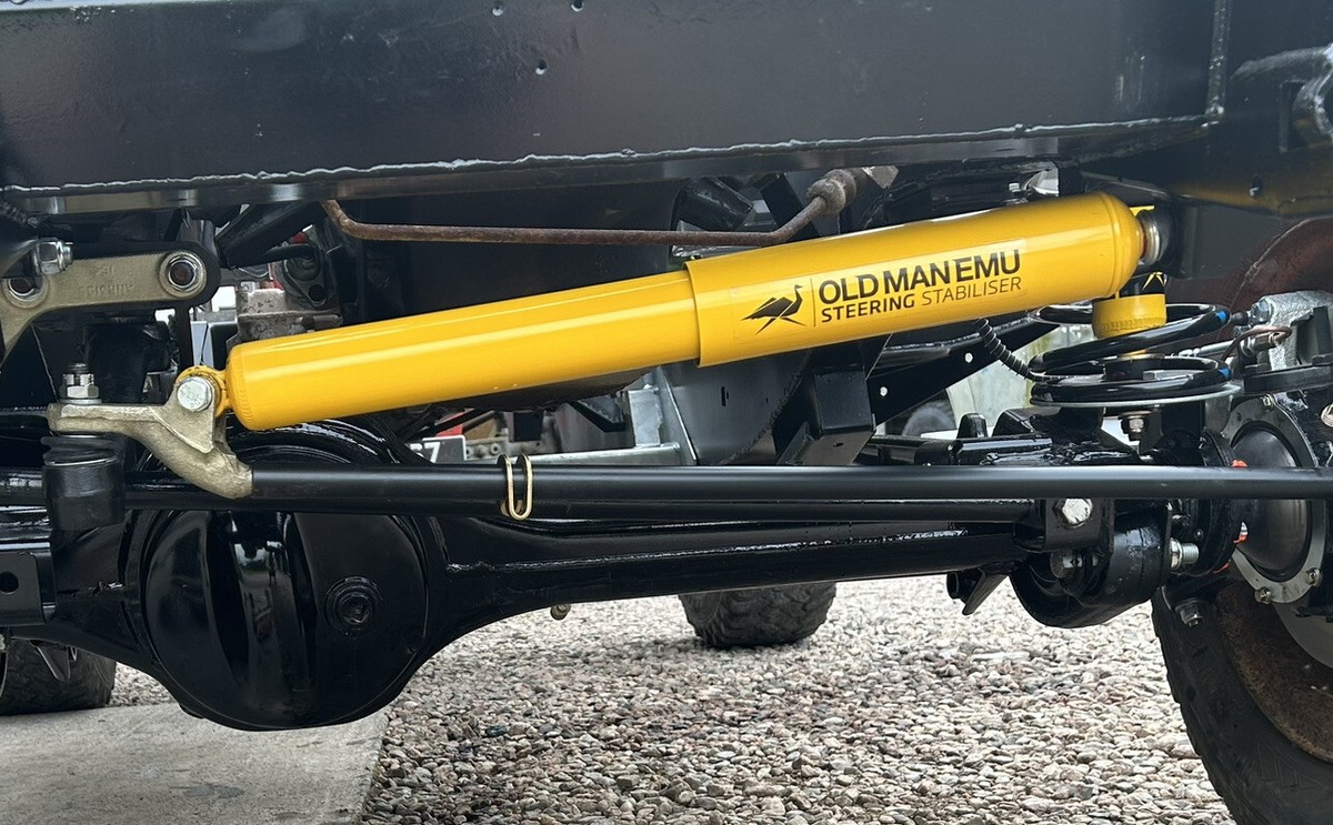 Land Rover Defender Old Man Emu Steering Damper / Stabiliser