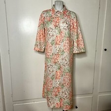 Vintage 70s Pink Hydrangea Floral Print Knit Polyester House Coat Snap Up Robe