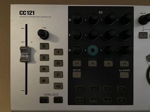 Steinberg CC121 Controller per Cubase DAW, NON FUNZIONANTE - Foto 2 di 4