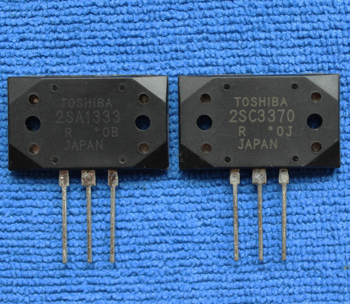1pairs OR 2pcs 2SA1333/2SC3370 A1333/C3370 Transistor TOSHIBA MT