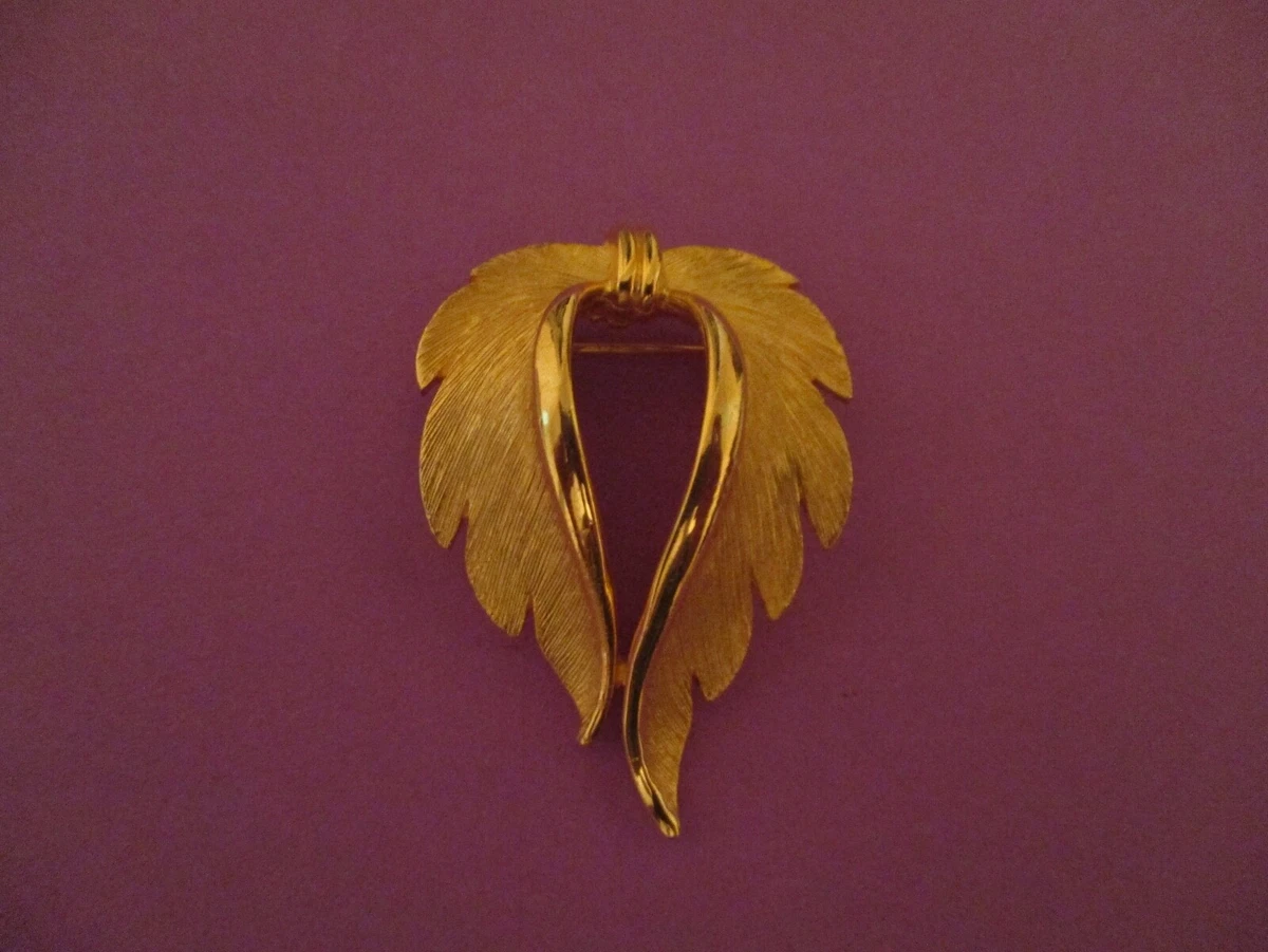 Jj online brooch vintage